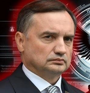 Patrycja Kotecka z synami Janem i Andrzejem, ilustracja życia prywatnego rodziny Zbigniewa Ziobry.